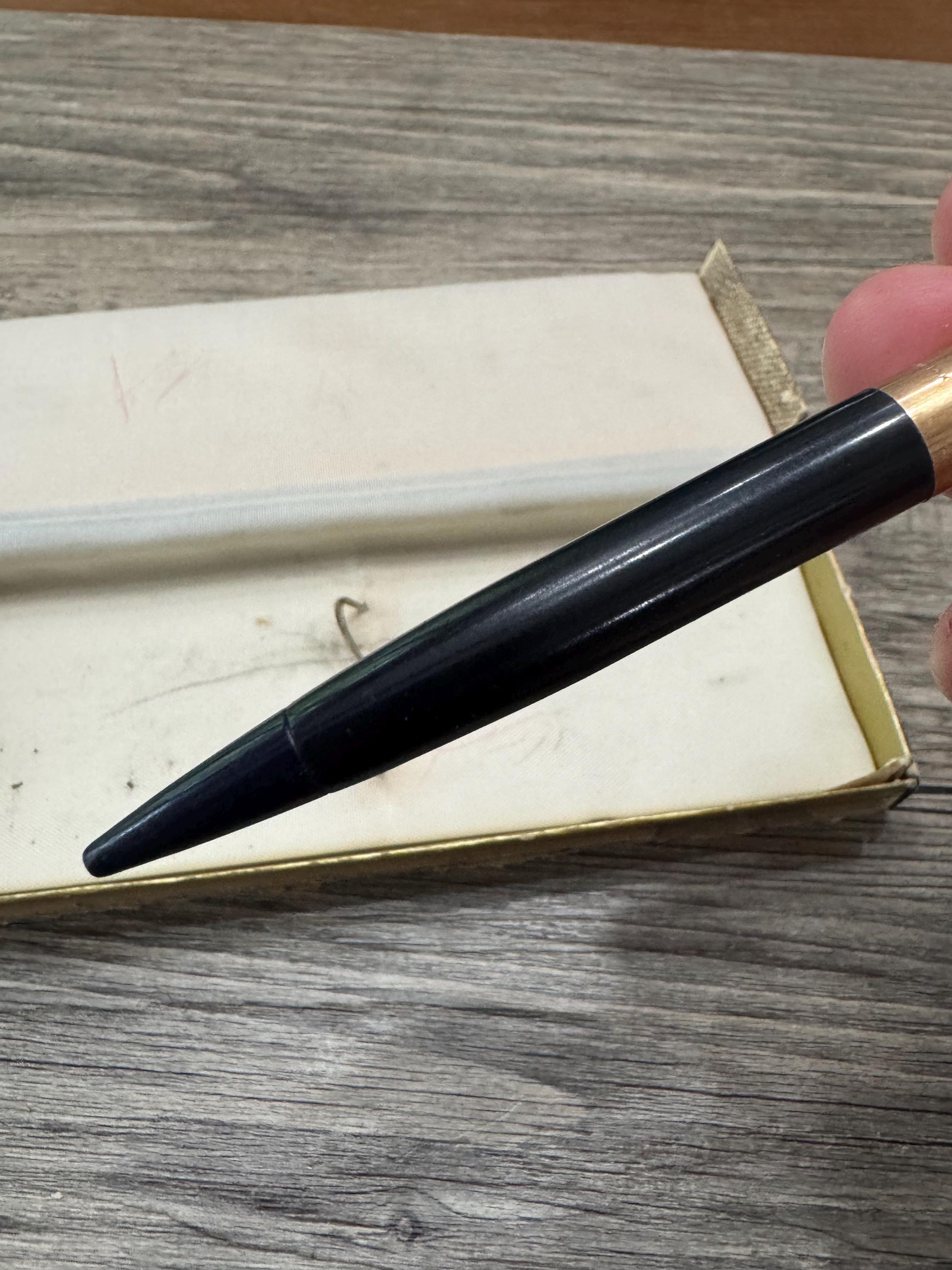EVERSHARP　USA　万年筆　ペン先１４K　ビンテージ お選びください - ヴィンテージ40年代のEversharp Skyline 14k