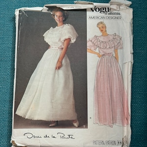 Vogue American Designer Sewing Pattern 1138 Oscar de la Renta Misses Ruffled Bodice Puff Sleeve Wedding Dress  Size 10 uncut