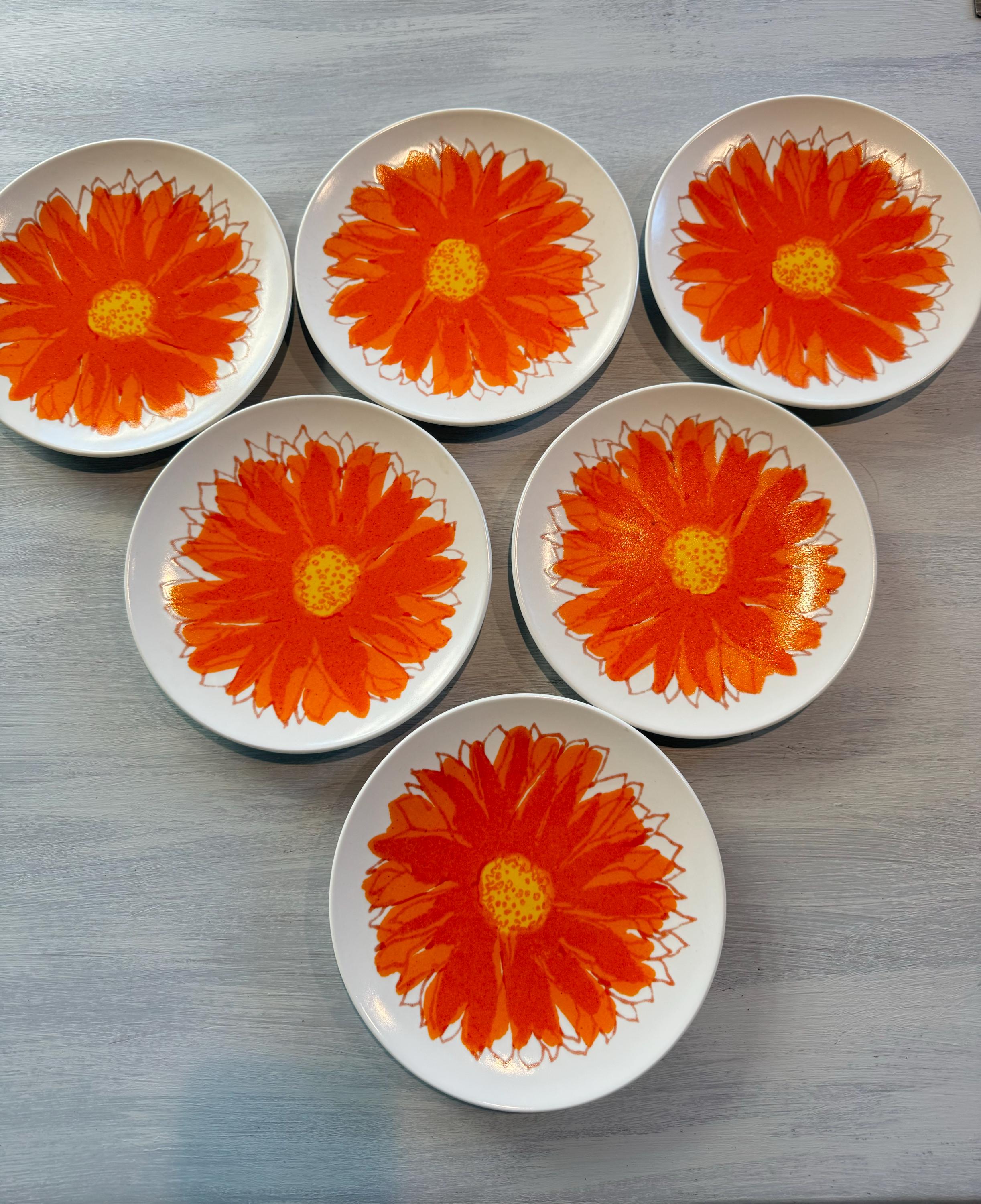 RARE 1970's Mikasa Vera Marigolds Set of 6 Dessert or Salad Plates
