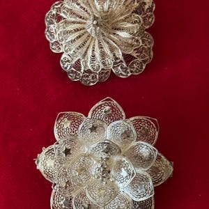 Lot of 2 Vintage Sterling Silver Spanish Filigree Flower Shaped Brooches~ silver filigree brooches, Mother&#39;s day gift, silver brooch