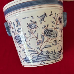 Vintage Mottahedeh Cache Pot Planter French Courting Couples Fragonard Blue & Pink Ceramic  No 3581 7”~ Mottahedeh planter, courting couples