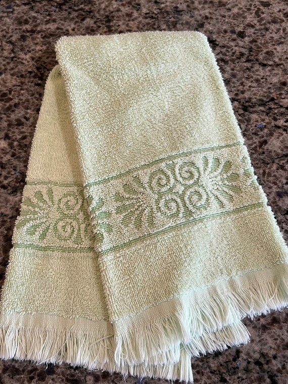 Vintage 1980 s Vintage Cannon Monticello Santa Cruz Scroll Mint Green Hand Towel Cannon Santa Cruz Green Hand Towel Mint Green Towel Etsy