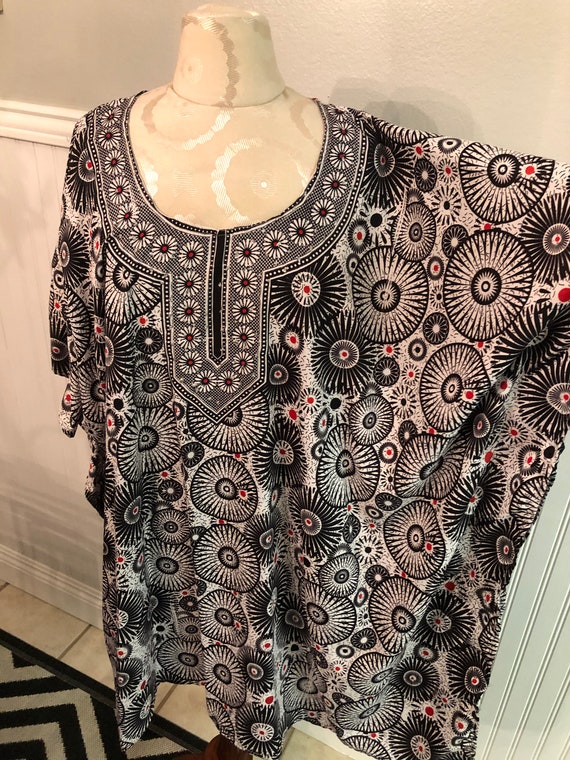 Women's Saybury Black, Red & White Short Polyester