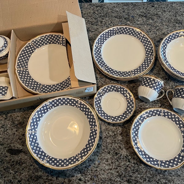 Ralph Lauren “Lattice” Cobalt blue lattice w/gold 2 5 PC Place Settings + Creamer, Sugar, platter & Serving Bowl New in Box- Ralph Lauren