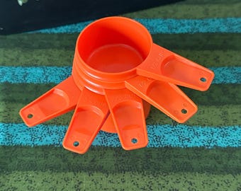 Vintage Tupperware Ernte Orange Messbecher Set von 5-Orangen Tupperware