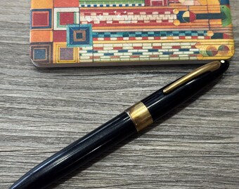Vintage 1950 Sheaffer Black & Gold Fountain Pen With 14k Lifetime