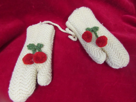 Vintage MIDWEST Adorable Beige Knit Mittens with … - image 1