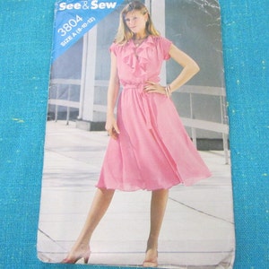 1980er Butterick See & Sew Schnittmuster 3804 Misses locker sitzendes Kleid mit kurzen Ärmeln, Größe 8-12 auf 12 schneiden Kurzarmkleid Bild 1