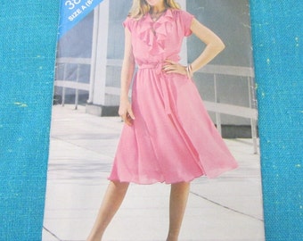 1980er Butterick See & Sew Schnittmuster 3804 Misses locker sitzendes Kleid mit kurzen Ärmeln, Größe 8-12; auf 12 schneiden; Kurzarmkleid