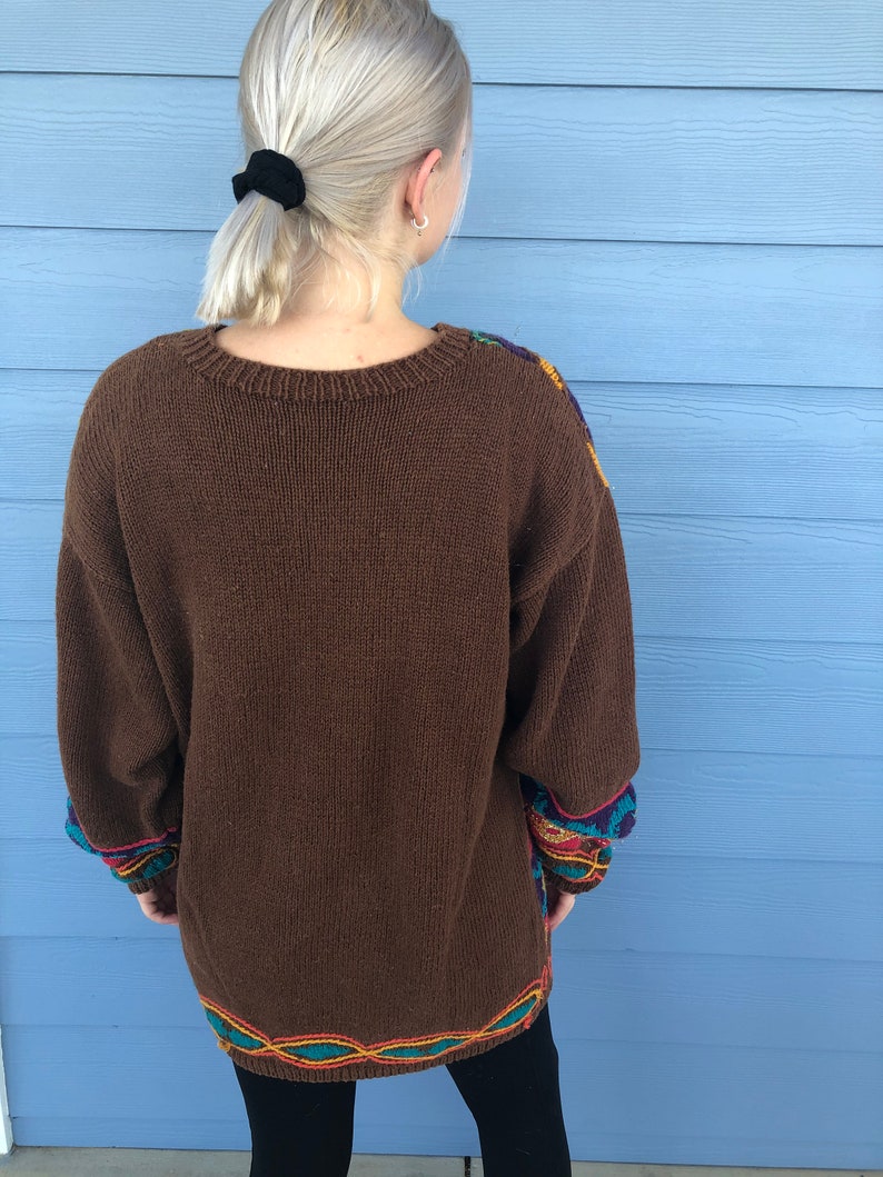 1980/'s oversized sweater Vintage Jacque /& Koko Oversized Brown Sweater with Bold Geometric Print and Gold Metallic Thread Size 18-20
