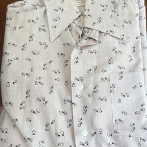 Vintage 1950/60’s Arden Collection by Arrow Men’s Taupe with Brown floral mini print long sleeve button front Fitted shirt size Small- 60’s