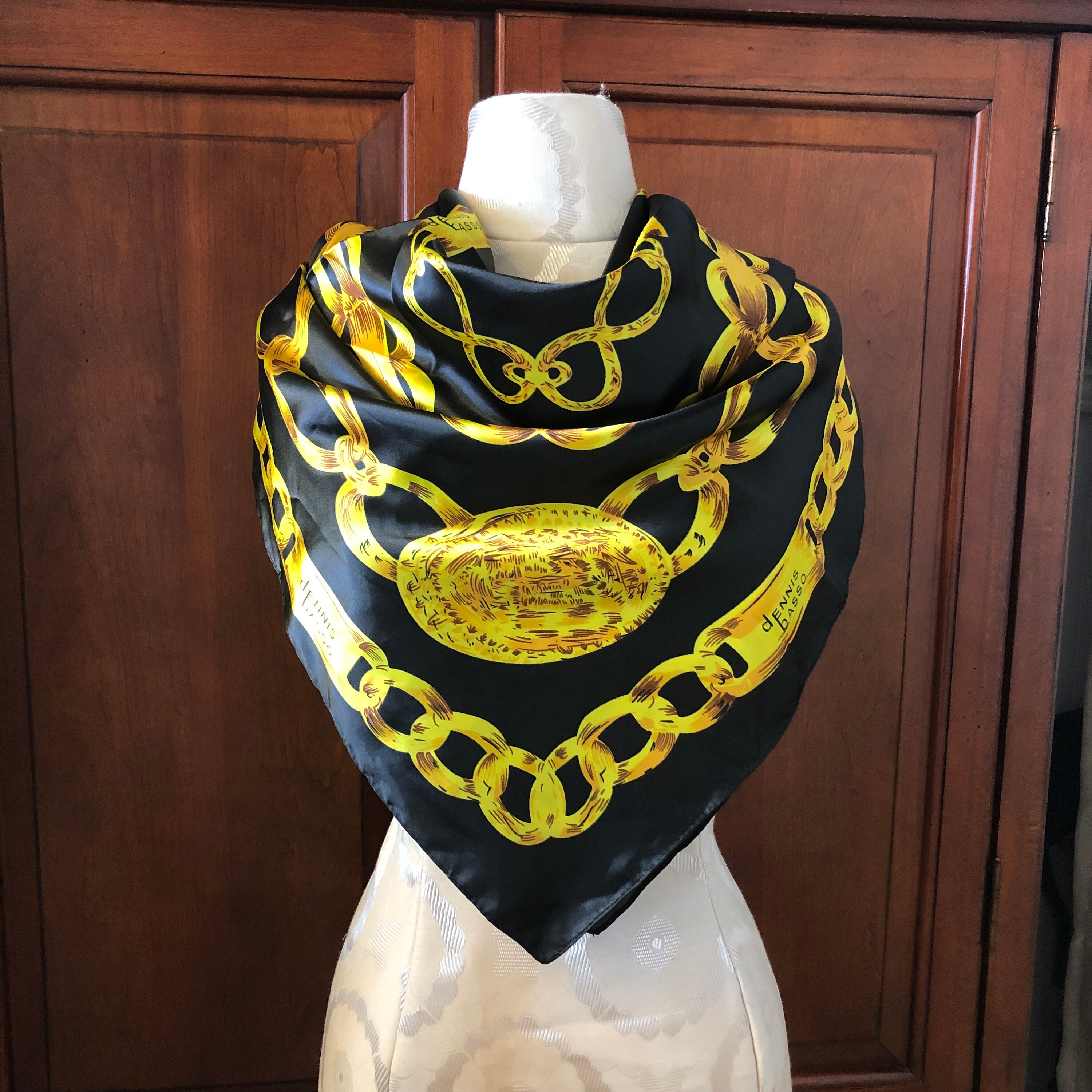 Dennis store basso scarf