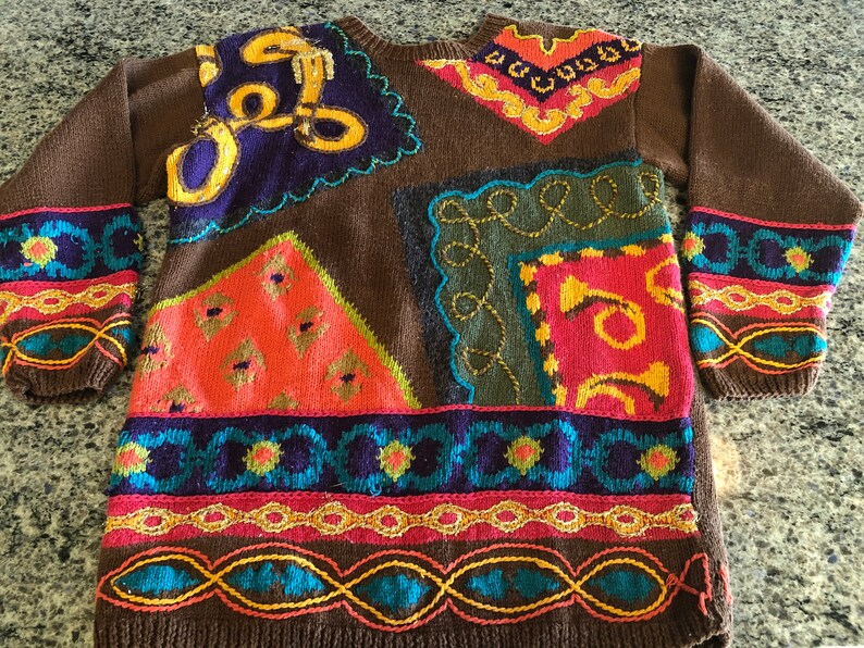 1980/'s oversized sweater Vintage Jacque /& Koko Oversized Brown Sweater with Bold Geometric Print and Gold Metallic Thread Size 18-20