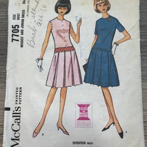ZELDZAME vintage McCalls-naaipatroon uit 1965 7705 Misses lage taille korte jurk plooirok maat 14 snit - zomerjurk jaren 1960