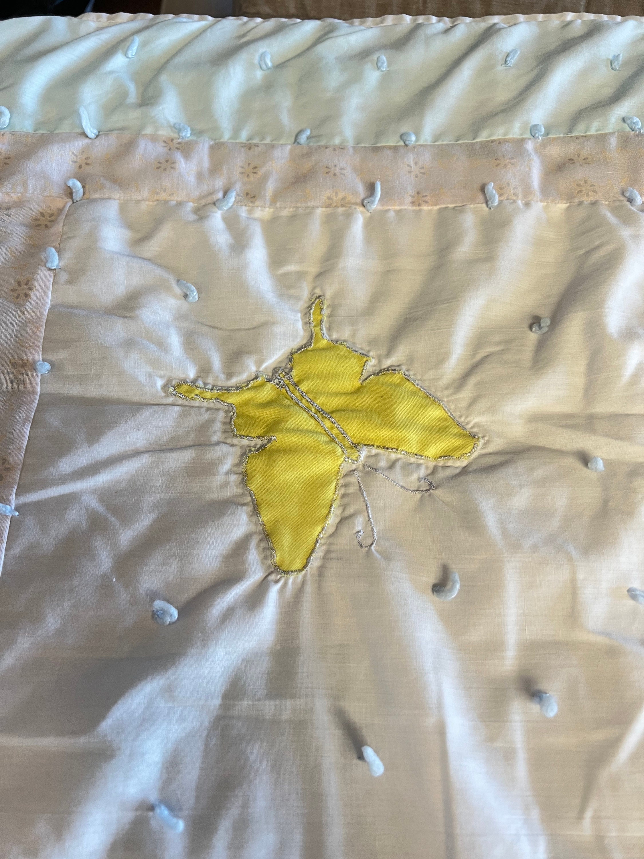 Vintage Boy and Girl Baby Quilt W/appliqué White Cotton 35” X 53