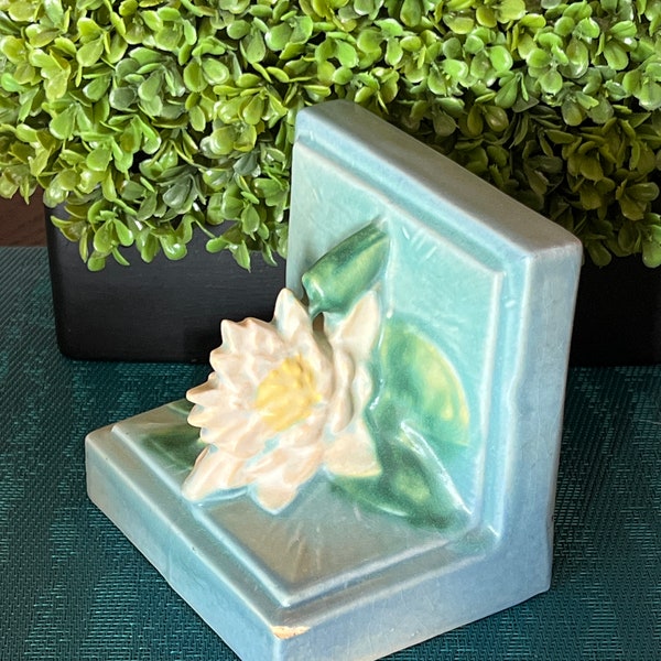 1943 Roseville Art Pottery MAGNOLIA Blue Bookend One Only with chips- Roseville pottery, Roseville, magnolia, Roseville bookends