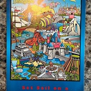 2001 Disney Set Sail on a Tour of Disneyland Park Reversspeld Brochure Kaart 5" x 7" ~ Verzamelaar Disneyland Park-reversspeldjes, Disney-memorabilia