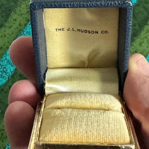 Vintage Jewelry Ring Box J L Hudson Company Detroit MI Store~ ring presentation box