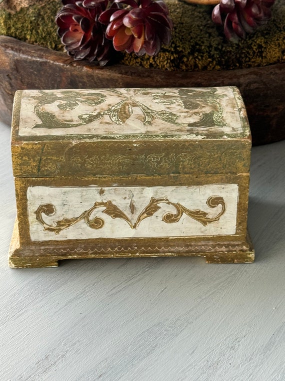 Vintage Decorative Italian Wooden Trinket Box Vintage Decorative Italian Wooden Trinket Box