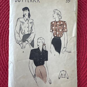 RARE 1940’s Butterick Sewing Pattern 4118 Misses 3 Styles of Tailored Blouses Short Sleeve or Long Sleeve Gathered Yoke Size 16 cut~ 40’s