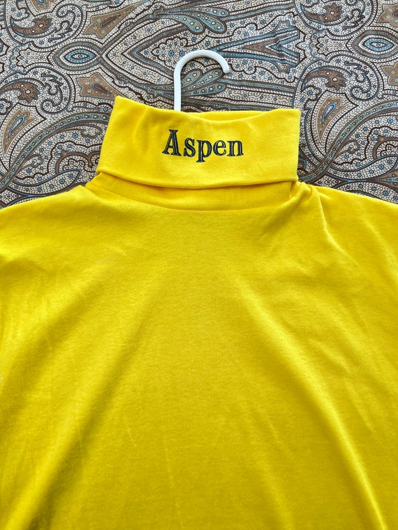 Vintage Mens Yellow SKYR Ski Turtleneck 