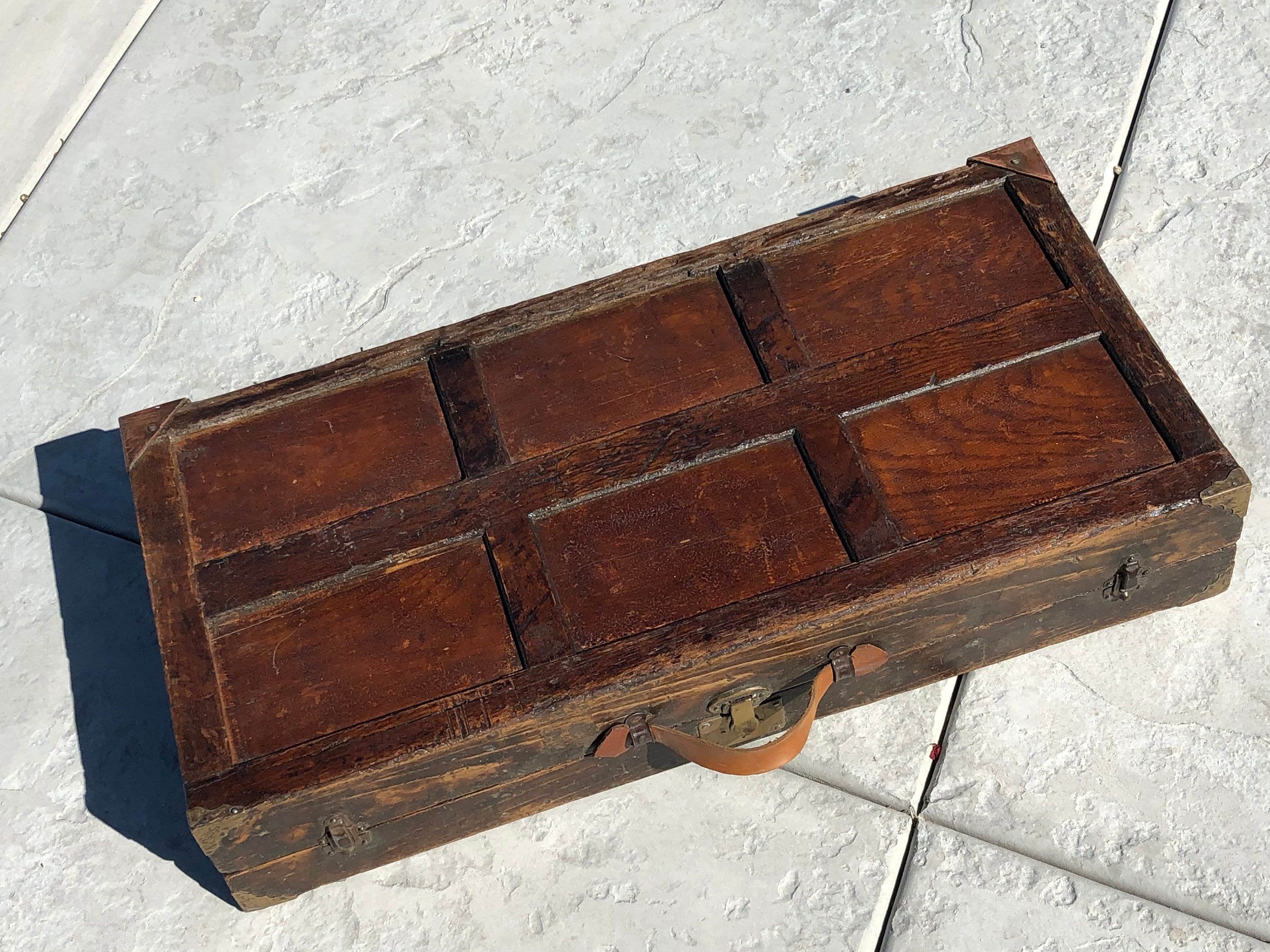 Antique HOMEMADE SAW TOOL BOX Carpenter's Chest + BONUS YALE PADLOCK O –  Get A Grip & More