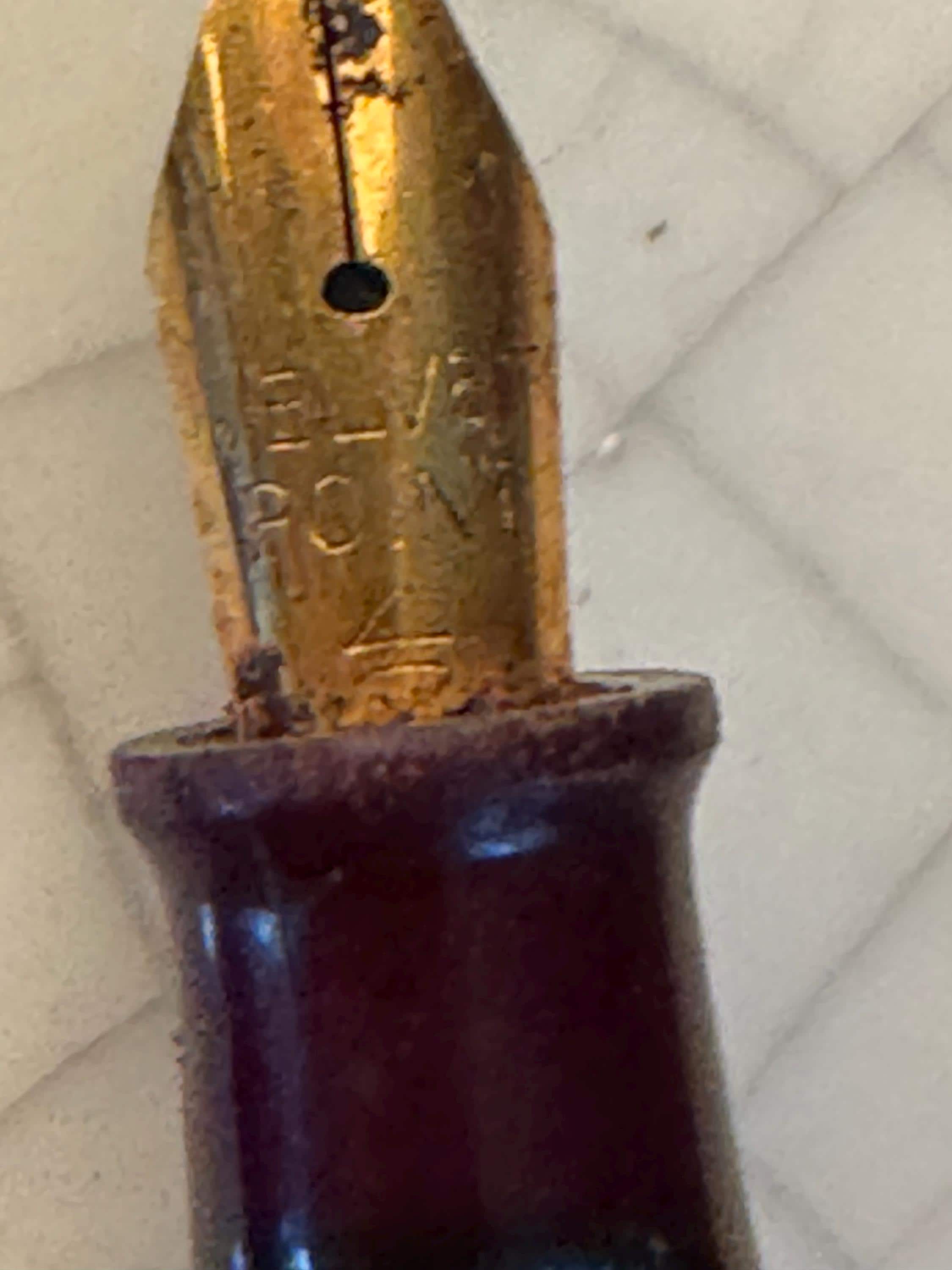 Vintage jaren 40 ARNOLD bordeauxrode en gouden vulpen 14 kt gouden fluwelen  vulpen met vulpen, antieke vulpen 3-25, Arnold-pen - Etsy België, image size:2250x3000