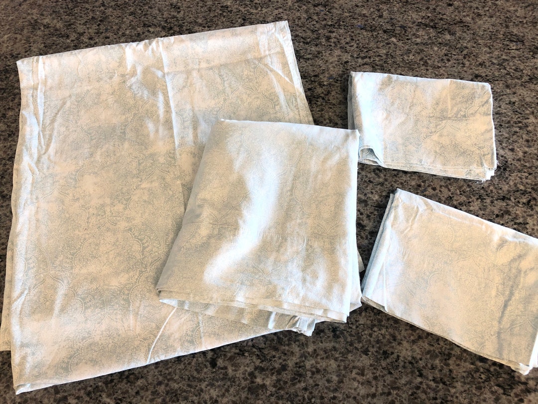 Raymond Waites Blue & White Pattern 2 Full Flat Sheets and Two Standard Size Pillowcases 100