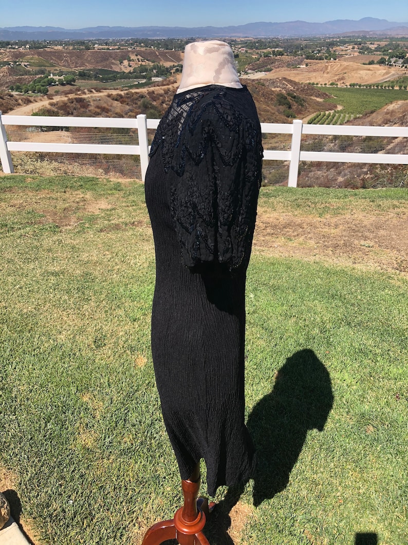 Vintage 1980/'s Leslie Fay Petites Black Pouf Sleeve Evening Dress with Detailed Neckline Stretch Fabric Size 10 Leslie Fay petites evening