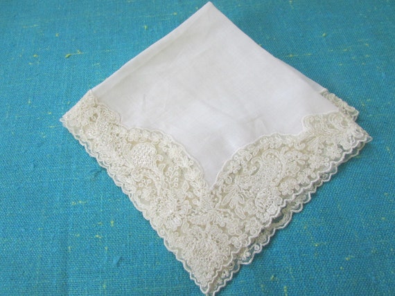 Vintage Creamy White Appenzell Lace with Floral E… - image 3