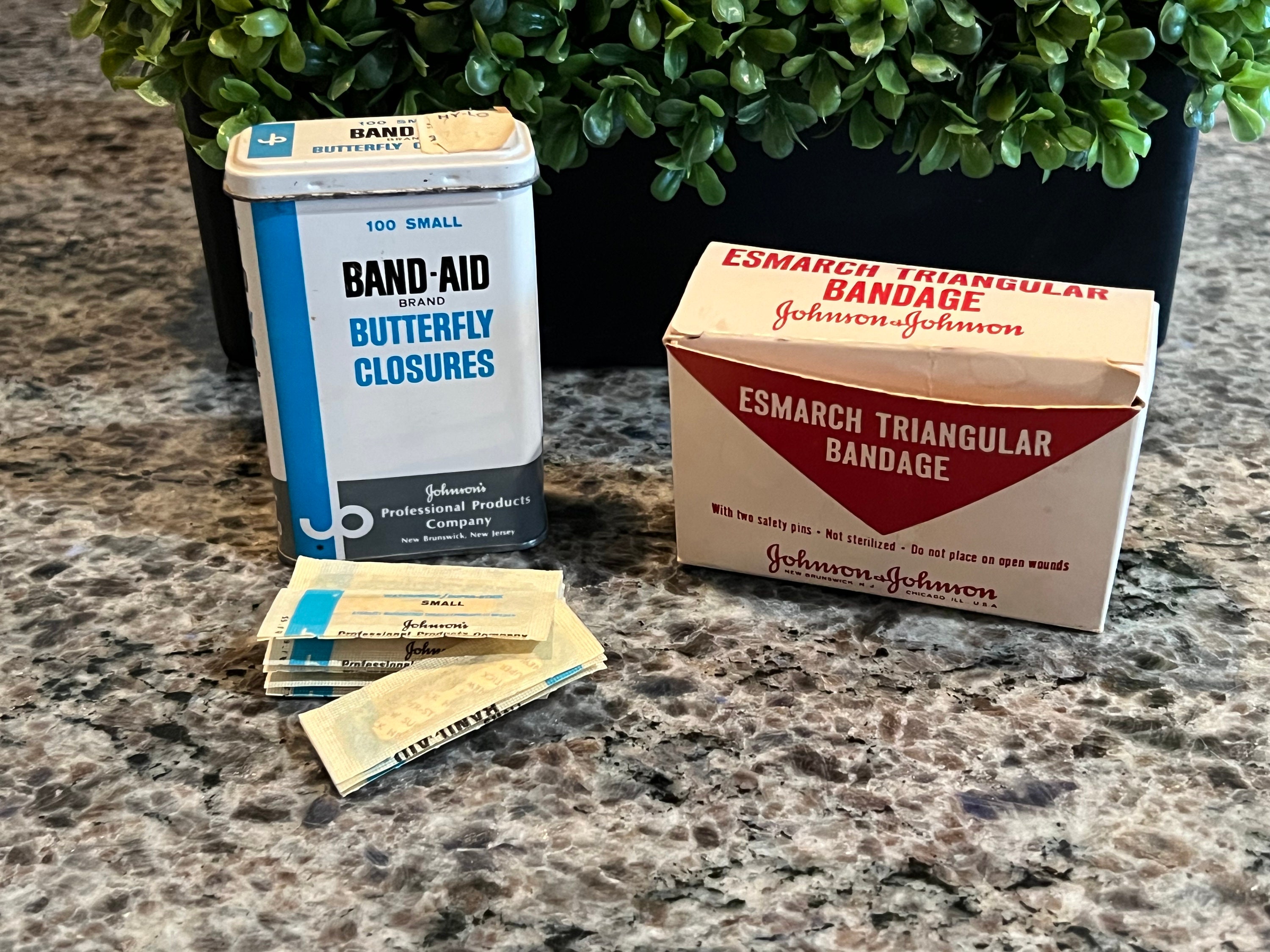 Band Aid Brand Adhesive Bandages Organizer STORAGE White Plastic BOX  Container