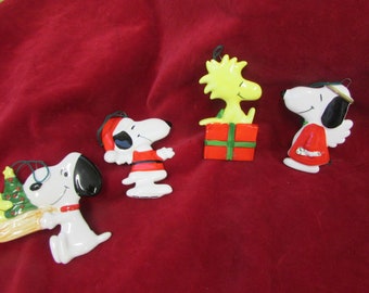 SCEGLI TU - Decorazioni natalizie piatte in porcellana vintage SNOOPY e WOODSTOCK, 3"T X 3"W - United Feature Synd., decorazioni Charles Schultz