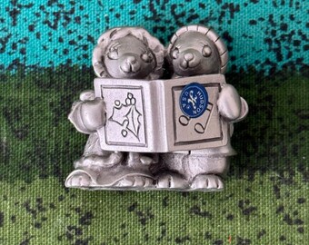 Vintage 1982 Selangor Hudson Vintage Pewter Xmas Caroling Mice