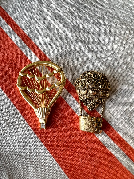 Vintage Lot of 2 Hot Air Balloon Brooch Monet Gold Hot Air Balloon