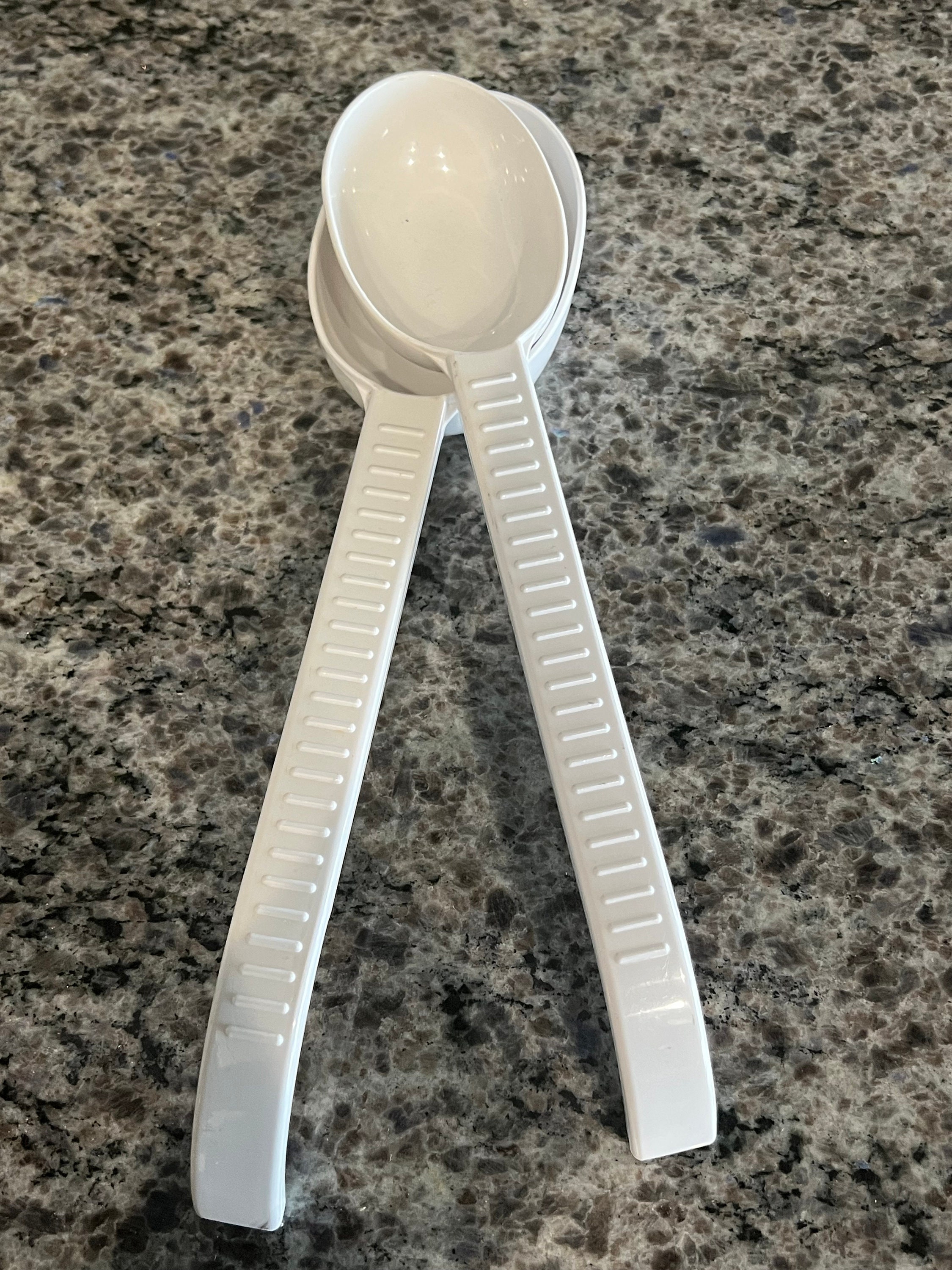 Pampered Chef Adjustable Measuring Spoon Sliding White 1/8-1/2 -  in  2023