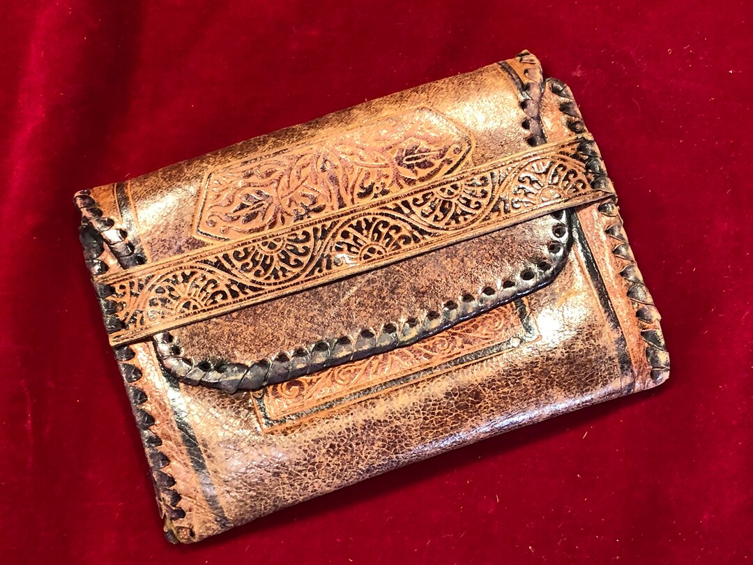 Vintage Mens Leather Embossed Man on Horse Bi Fold Wallet Braided Trim
