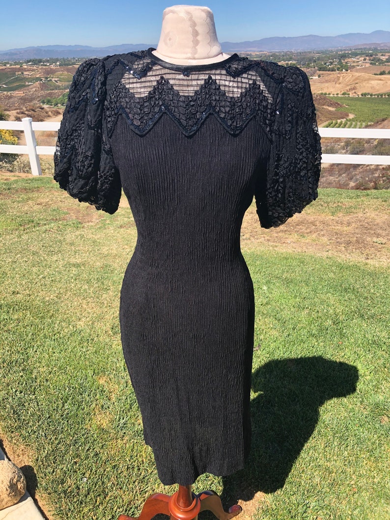 Vintage 1980/'s Leslie Fay Petites Black Pouf Sleeve Evening Dress with Detailed Neckline Stretch Fabric Size 10 Leslie Fay petites evening