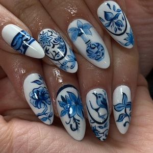 Vintage Blue Floral Press On Nails, Blue Porcelain On Fake Nails, Chinese Ceramic Nail Art, Elegant Porcelain Nail Design, Reusable Nails