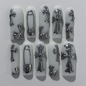 Gothic-inspired Press On Nails, 3D Chrome Heart Gel Nails, Silver Raised Gel Goth Designs Nail Set, Y2K Inspired Nail Art, Gothic Nails