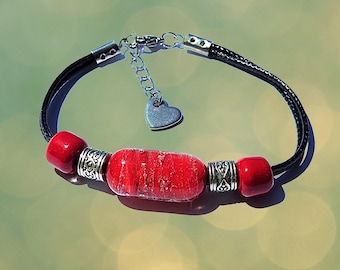 Pet Cremation Bracelet: Lampworked Glass Ash Memorial Jewelry
