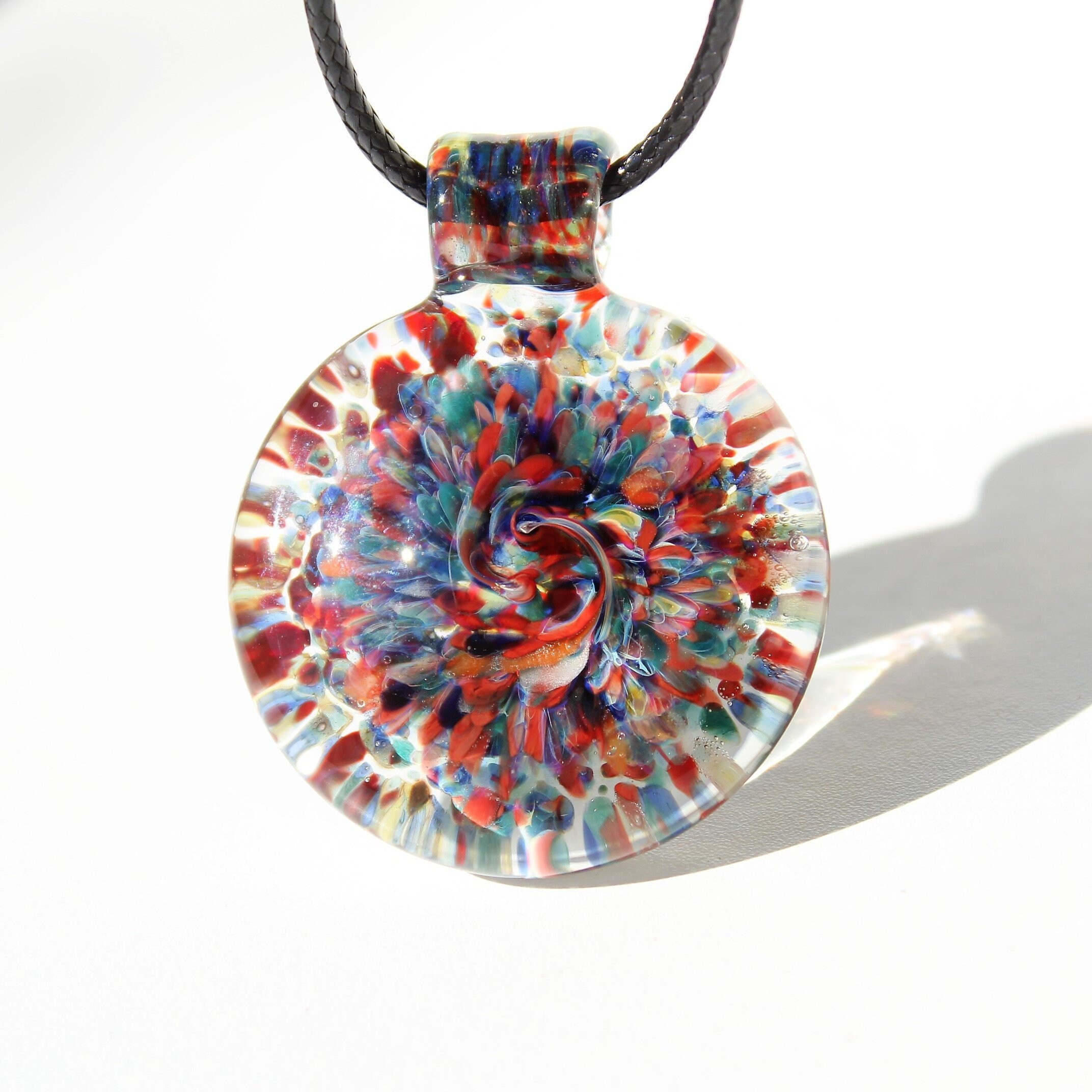the necklace dateline