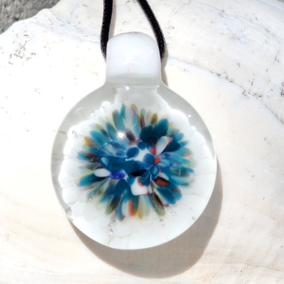 Heady pendant necklace sale