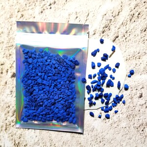 50 g blauwe kleine stenen voor vulhars, strandkunst - onderzetters, sleutelhangers, strandkunst. Blauwe nepstenen. Harsvoorraad. Harsvuller siliconen mal