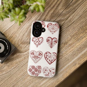 Cell phone case with heart design