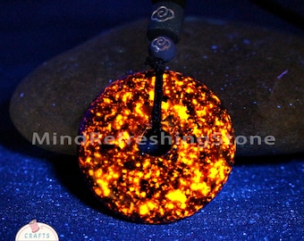 Colgante reactivo a la luz ultravioleta de Yooperlita, collar brillante de piedra de fuego, joyería protectora de la buena suerte