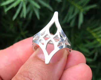 Sterling Silver Gothic Kite Ring: Open Work Design, Size 7