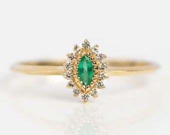 Natural Minimalist Emerald Ring, 925 Sterling Silver Emerald  Marquise Cut Halo Ring, May Birthstone Green Emerald Ring, Wedding Ring