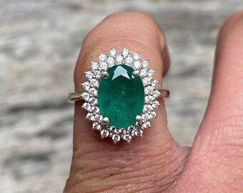 Oval Emerald Engagement Ring, Vintage Princess Diana Halo Ring, 925 Sterling Silver Starburst Cocktail Ring, May Birthstone Gift for Women