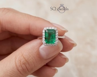 Emerald Cut Emerald Halo Ring, 925 Sterling Silver Green Gemstone Ring, Rectangular Halo Engagement Ring May Birthstone Promise Ring for Her