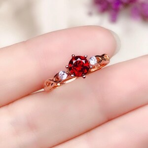 Natural Red Garnet Round Cut Minimalist Ring 925 Sterling Silver Wedding Ring Three Stone Ring January Birthstone Mozambique Garnet Ring